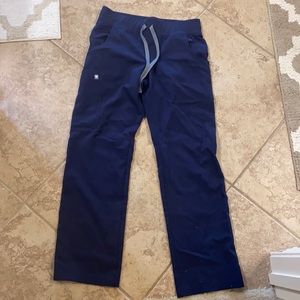 FIGS Cade Cargo Scrub Pants- Navy